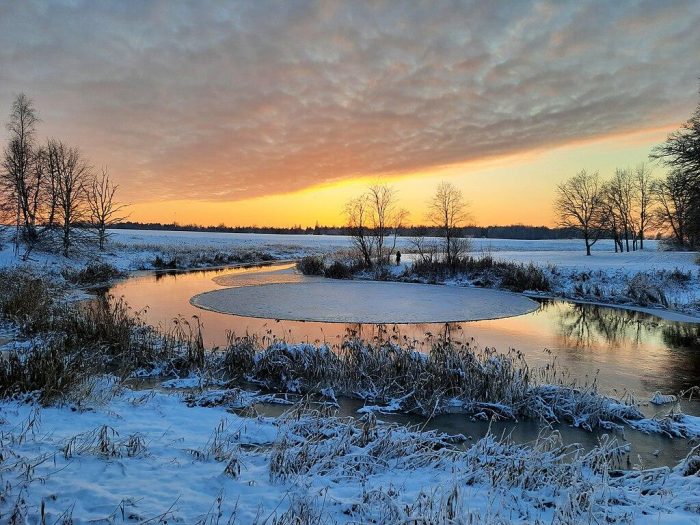Vana-Vigala ice circle at sunset